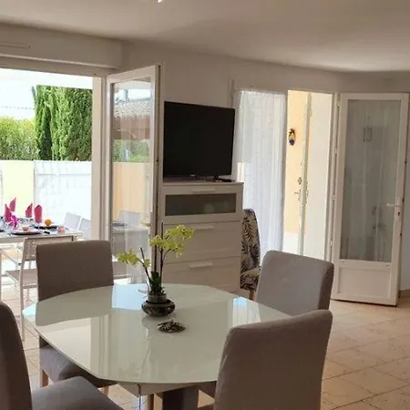 Apartment Calme A 400 M De La Saint-Raphael (Var)