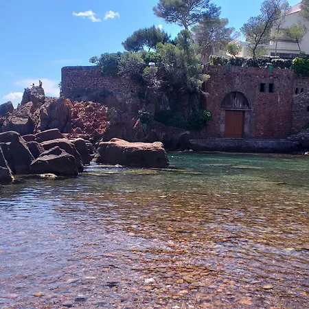 Διαμέρισμα Calme A 400 M De La *