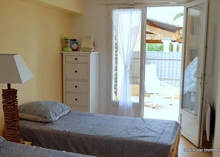 Calme A 400 M De La *